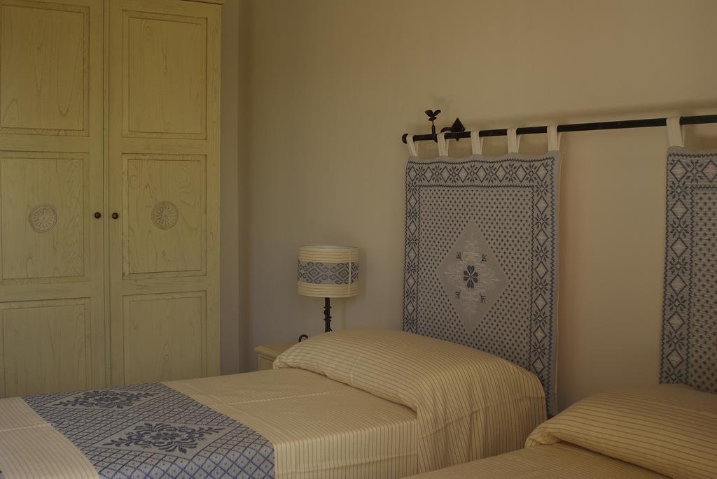 B&B Pubulos Ольбія Екстер'єр фото